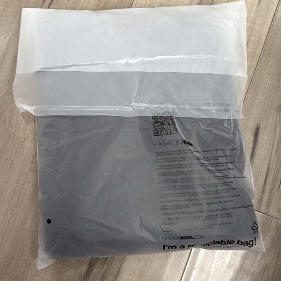 Fashion Nova Maxi Dress - Picture 5 of 5